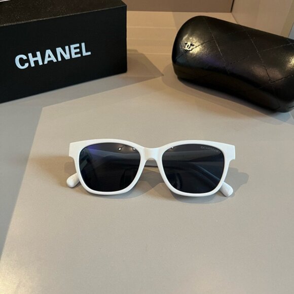 CHANEL Women\'s White Sunglasses